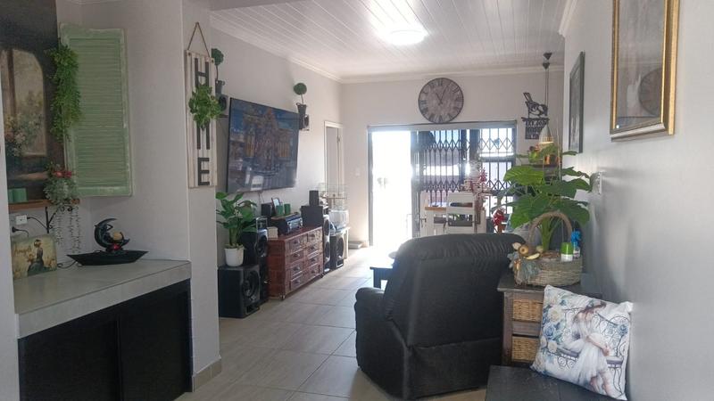 2 Bedroom Property for Sale in Reebok Western Cape